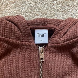 TNA ARITZIA, brown zip-up cropped hoodie